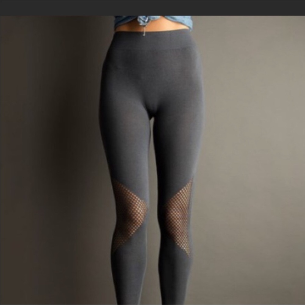 🆕LEMON CUT-OUT ACCENT CITY GIRL MESH LEGGINGS - Picture 2 of 10